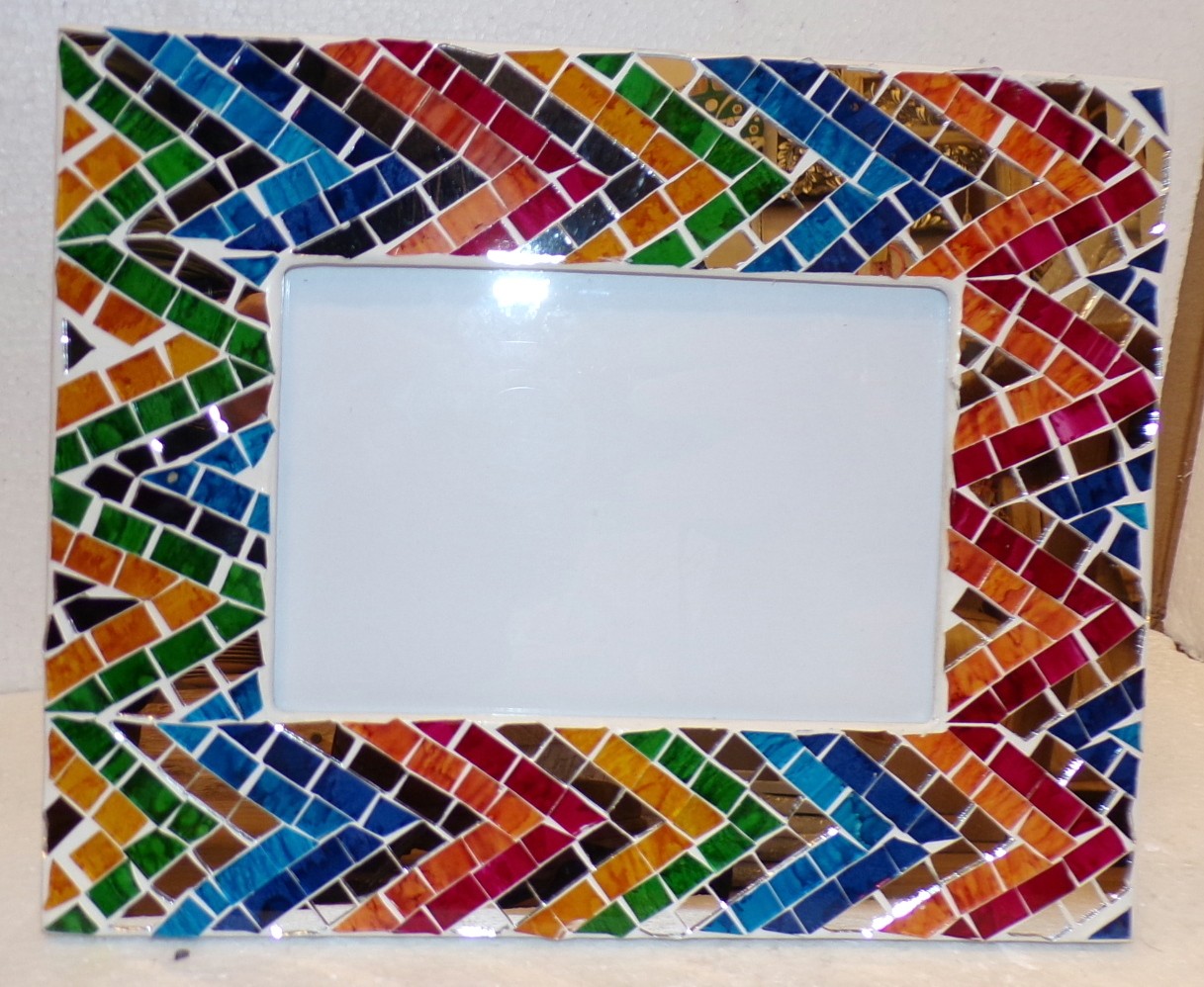 Cornice portafoto in legno e mosaico di vetro multicolor cm 20x25 per foto 10x1